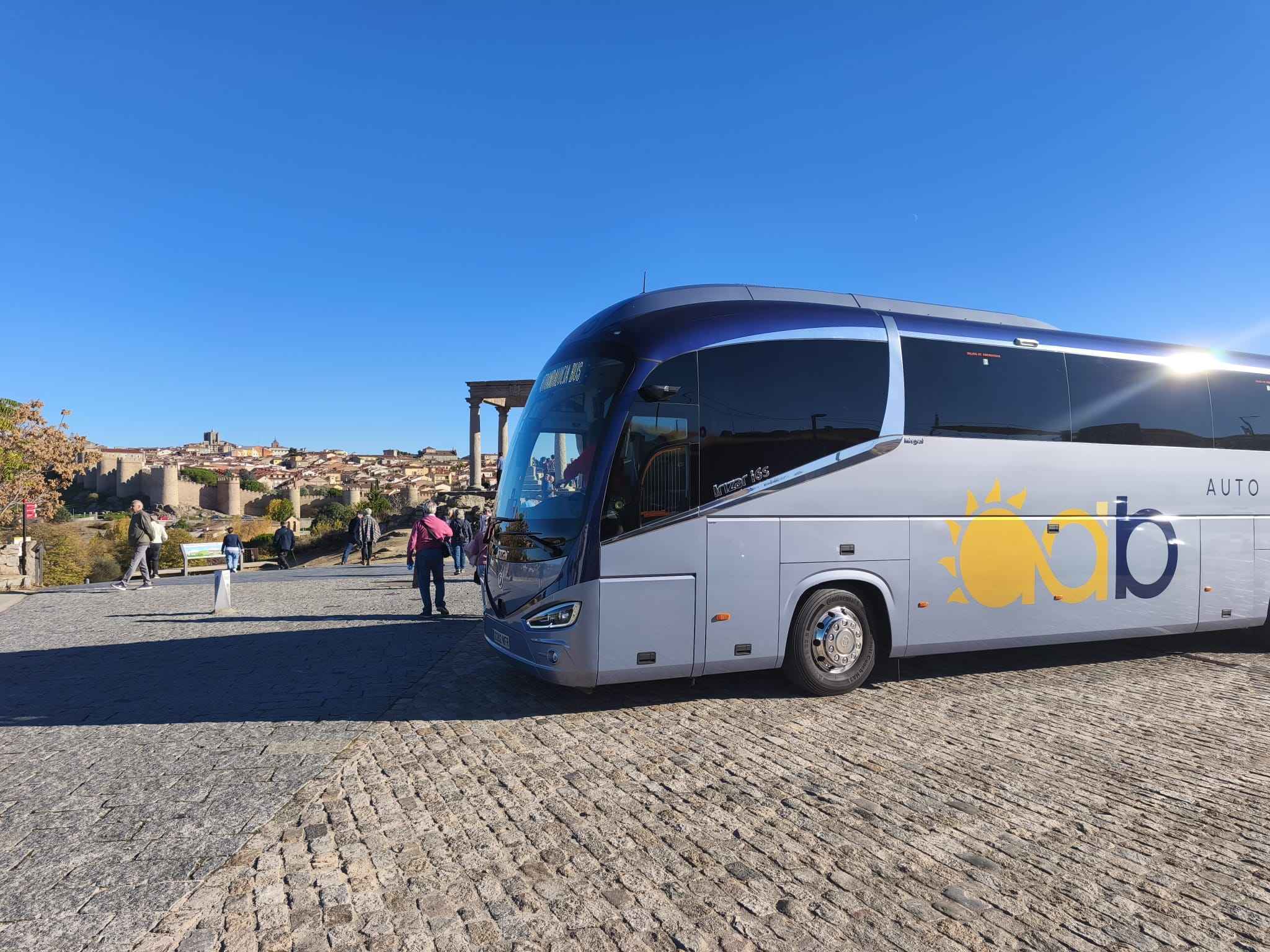 cuánto vale alquilar un autobús